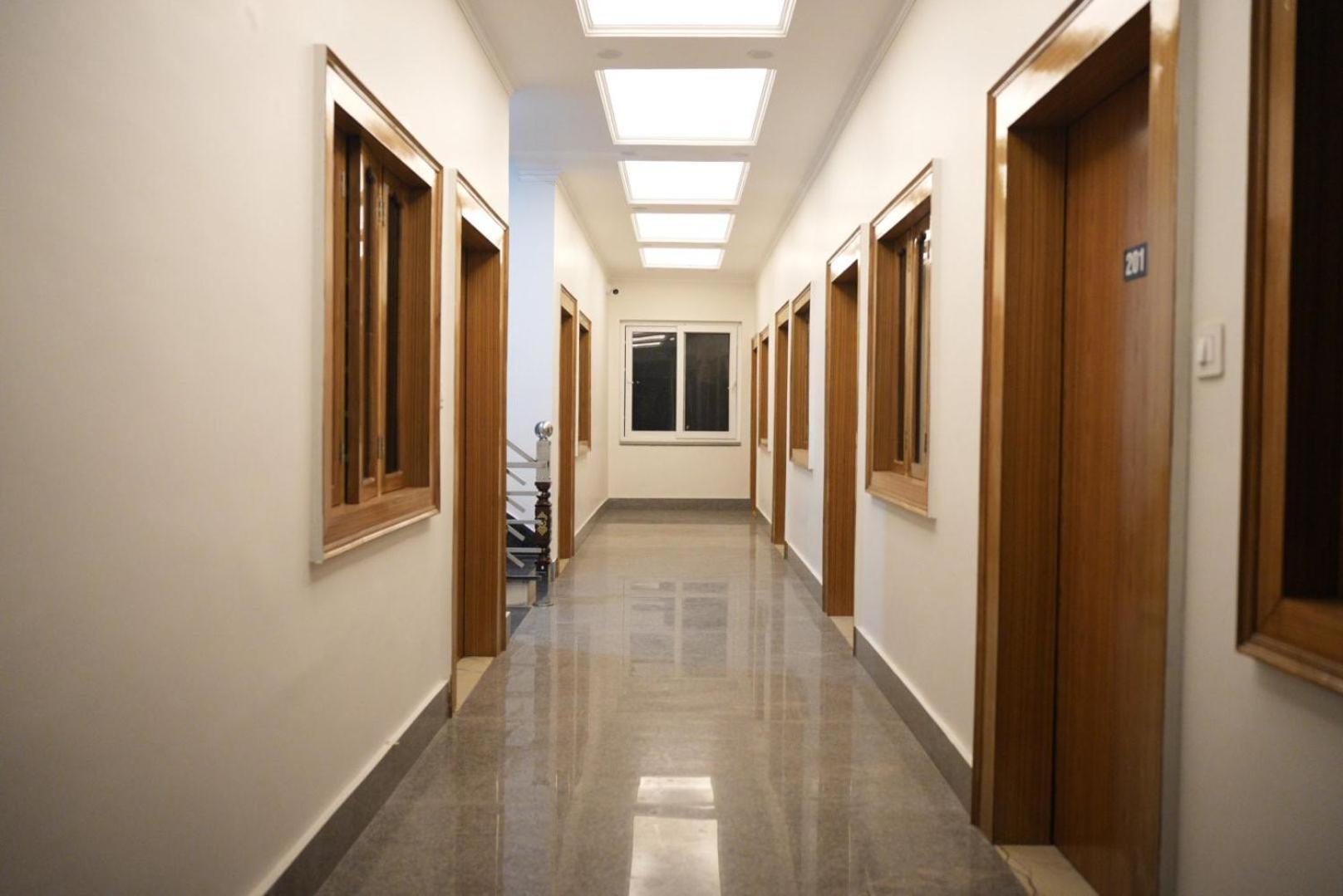 Hotel Harry Rishīkesh Екстериор снимка